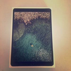 iPad Pro 10.5 (box)